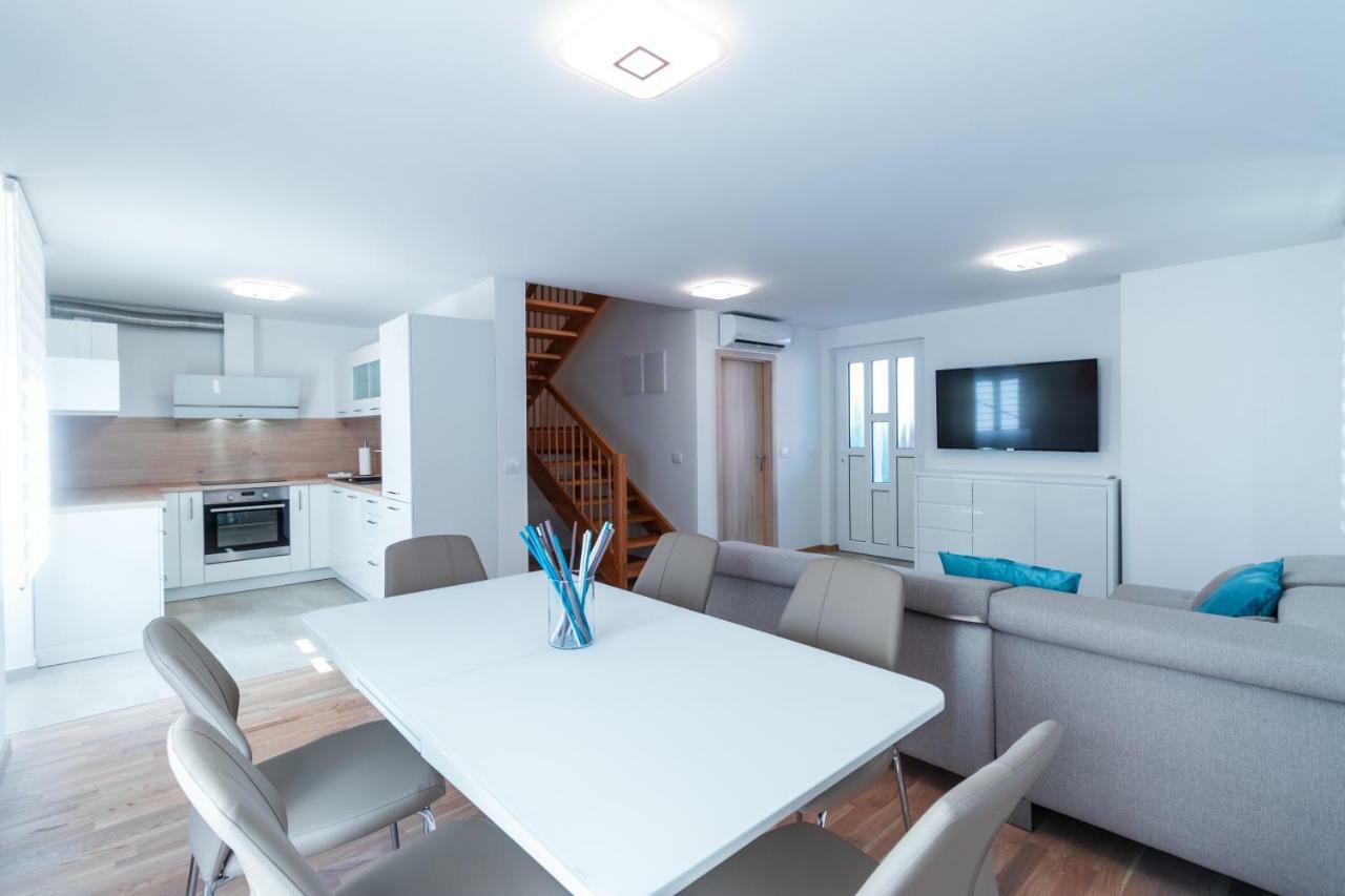 Apartments Amavi إيزولا المظهر الخارجي الصورة
